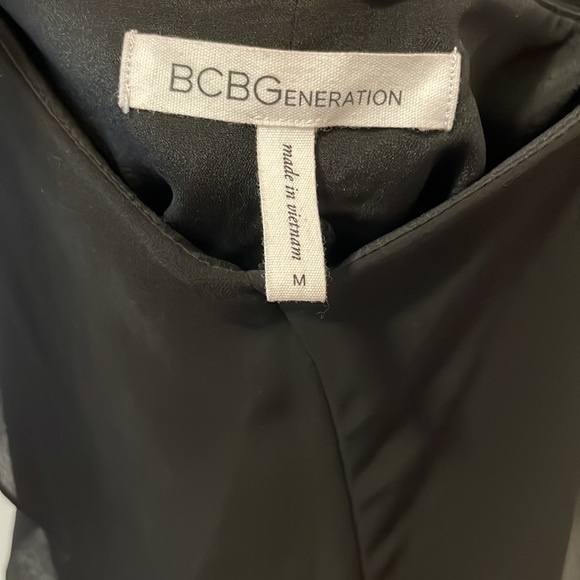 BCBGeneration BCBG Layered Flutter Ruffle Dress M - Picture 4 of 4